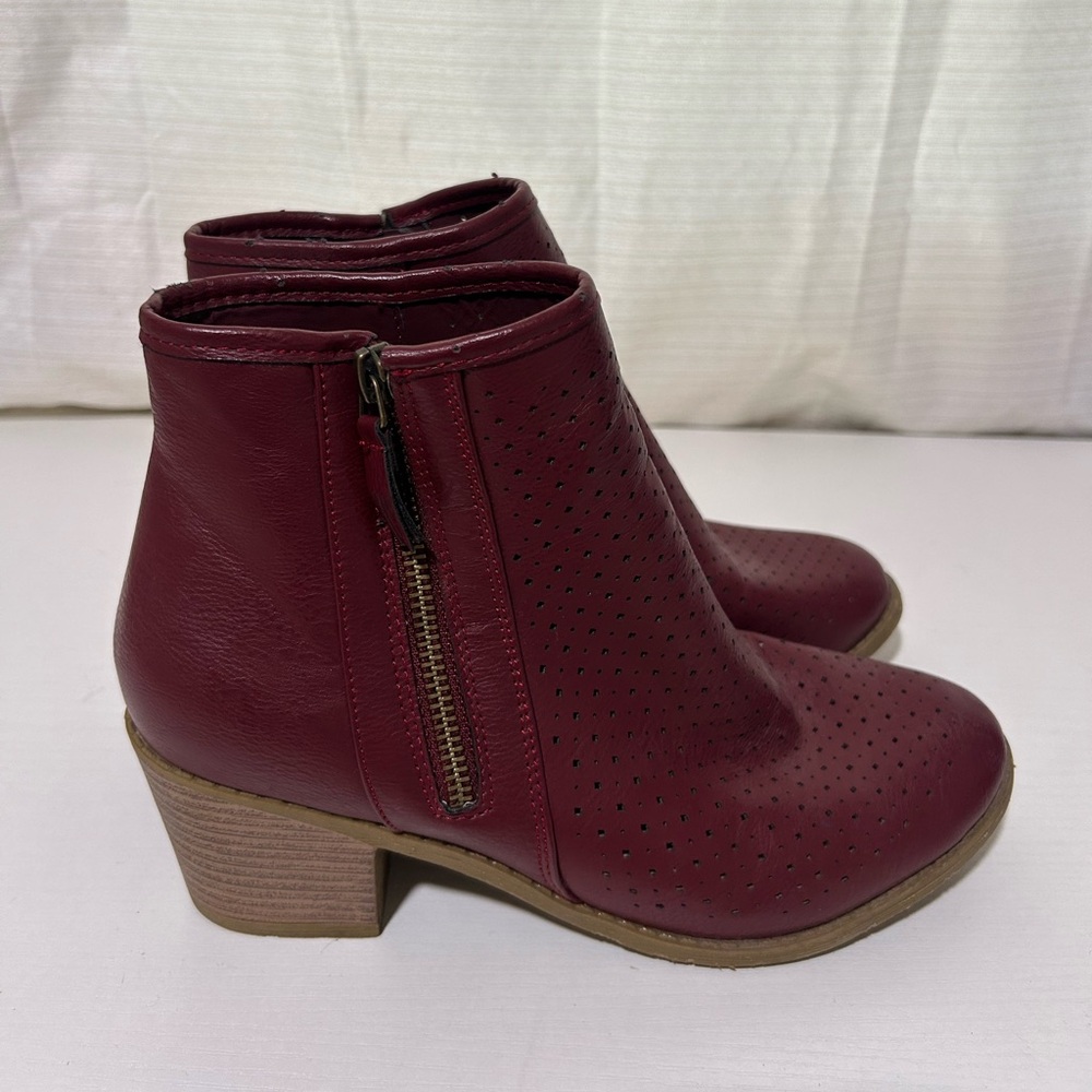 Elegant Burgundy Ankle Boots